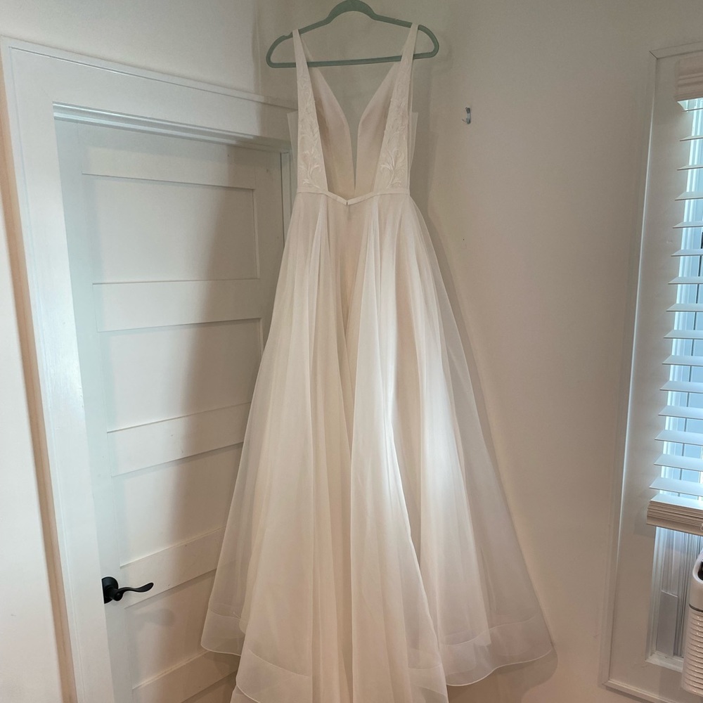Wedding Gown, Brand New, Never worn!